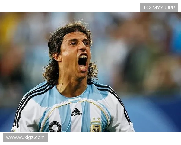 天才球员菲利克斯:从青训之星到世界级足球巨星的蜕变之路 天才球员菲利克斯:从青训之星到世界级足球巨星的蜕变之路